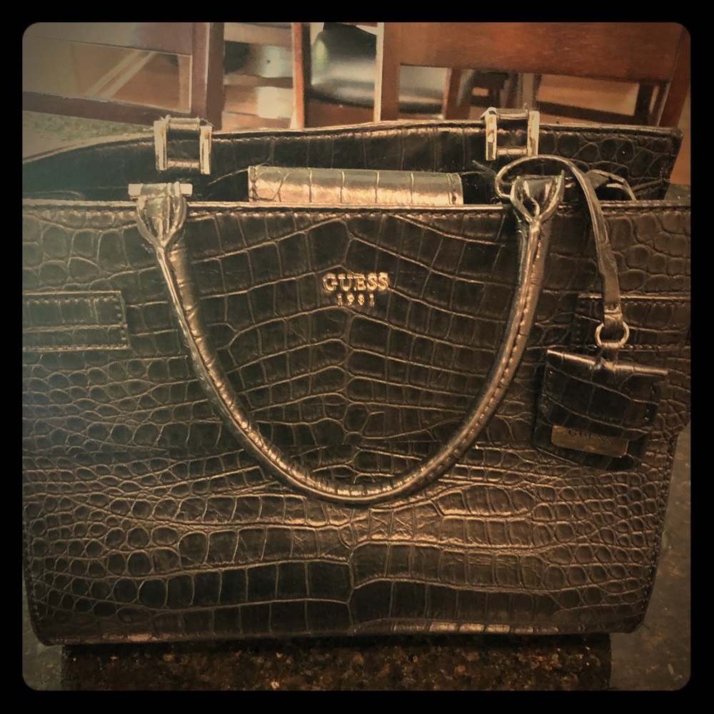 Classic Guess satchel